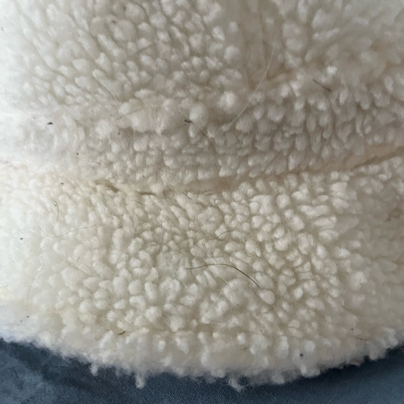 TNA cream Sherpa bucket hat, S/M - Picture 2 of 4